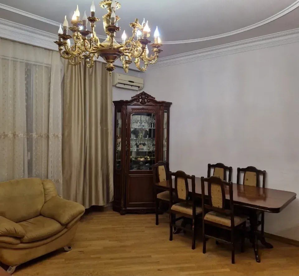 Меблированная 3-комнатная квартира, 80 м², улица Барбюса, Арабкир