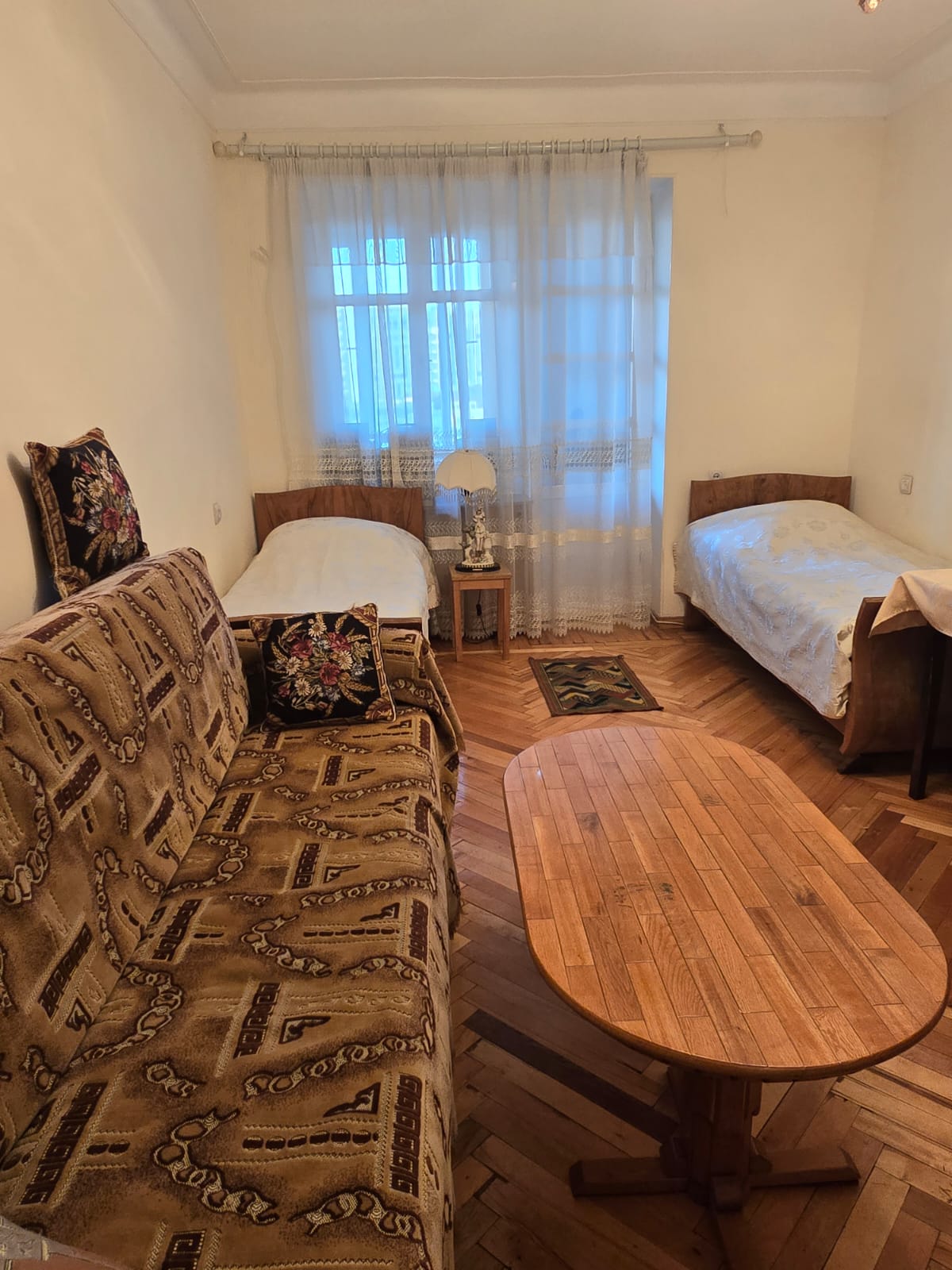 Furnished 1-room apartment on Leningradyan Street, approx. 45–50 m²